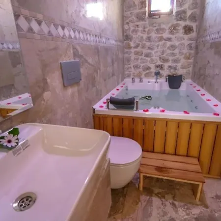 Likya Labis 2+1 Villa, Oezel Havuzlu,